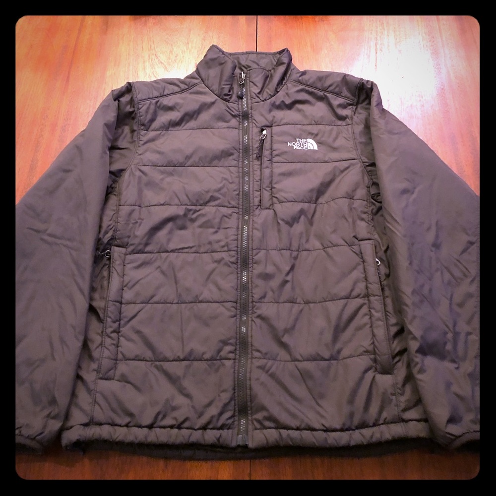 Men’s North Face light weight jacket.